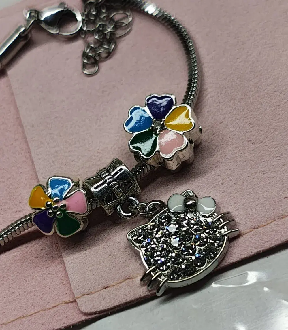 Náramek s Hello Kitty přívěskem
