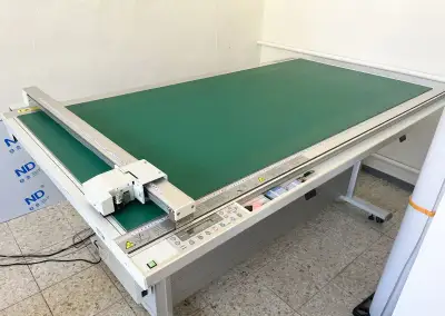 Řezací plotr Graphtec FC 2250-180 nefunkční