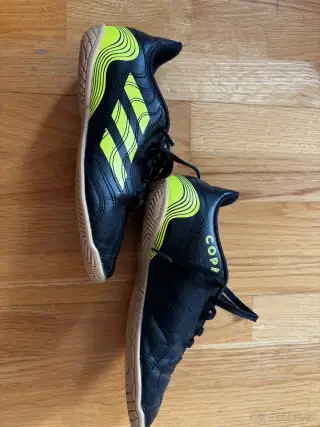 Adidas Copa sálová obuv 33 vel