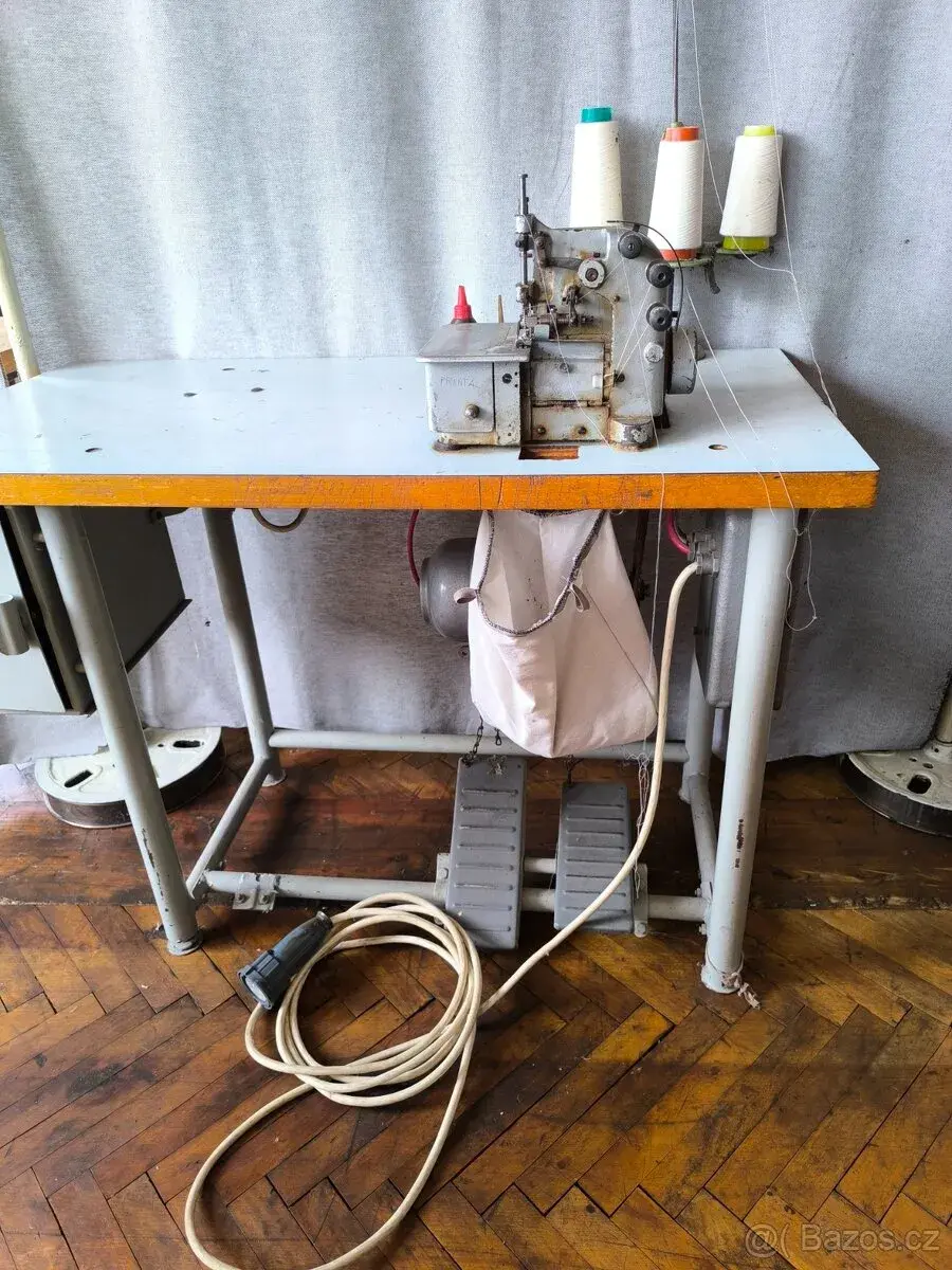 Šicí stroj overlock