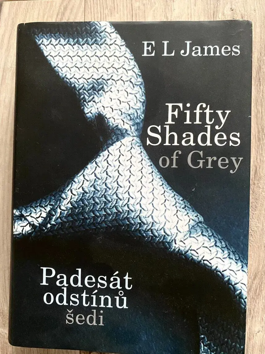 Padesát odstínů šedi E L James