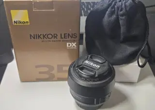 Nikon 35mm f/1.8 – stav, kompletní balení + UV filtr