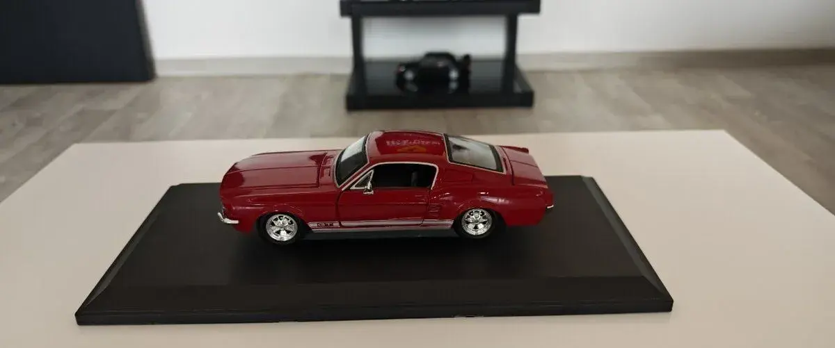 MAISTO FORD-MUSTANG GT 1:24