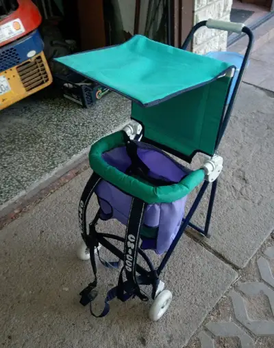 Turistická krosnička/jezdítko na nošení dětí