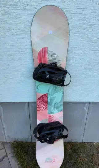 Snowboard FireFly Fancy 144cm s vázáním Drake