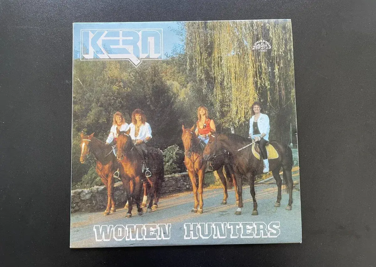 LP Kern – Women Hunters Supraphon