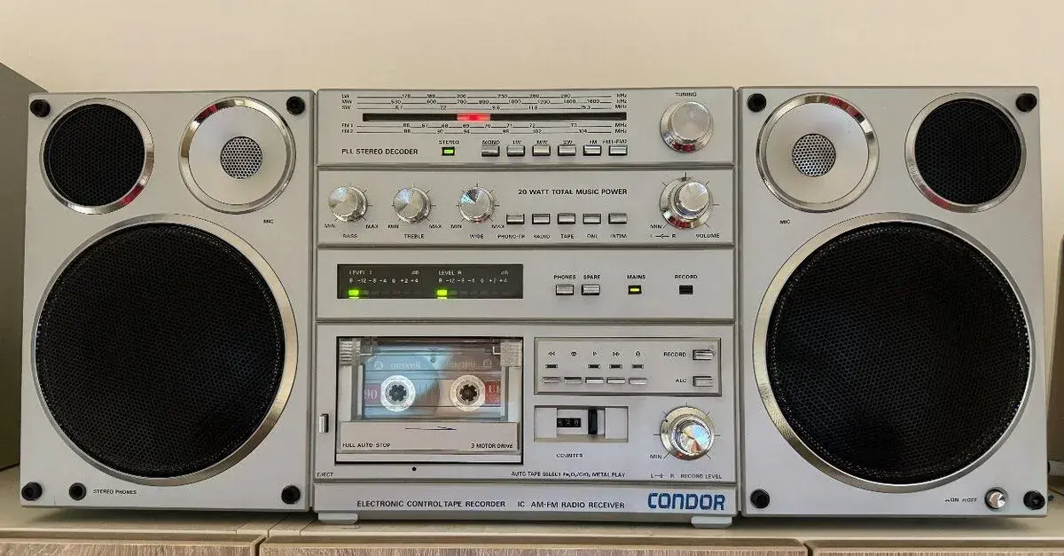Rádio magnetofon Condor