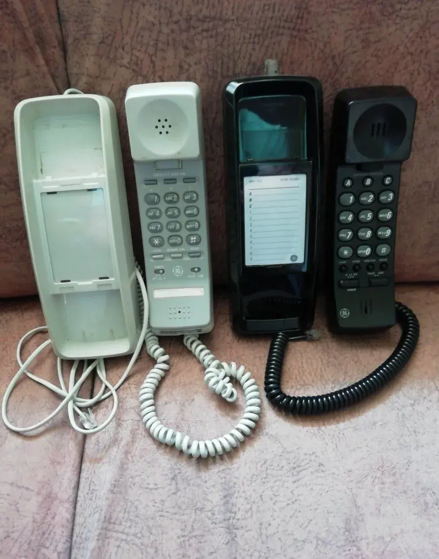 Telefon na stěnu