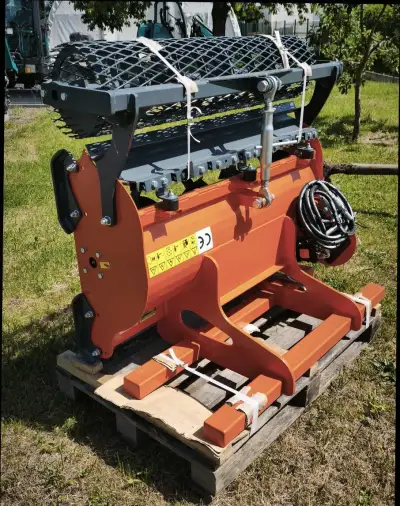 Zakladač trávníku / půdní fréza k nakladači - hydraulický