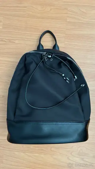Černý batoh