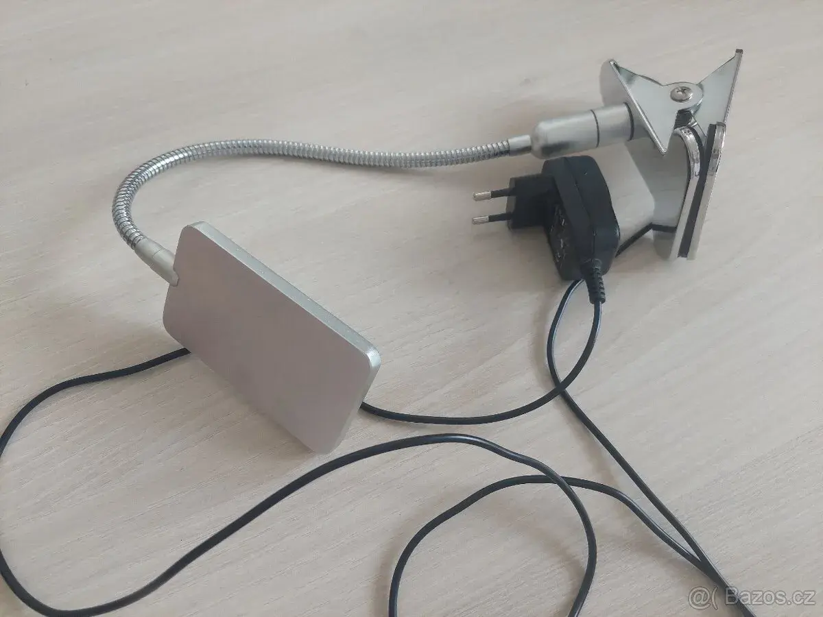 LED stolní lampička s klipem