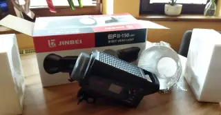 Výkonné světlo EF II-150 LED pro video a focení 3 000 Kč