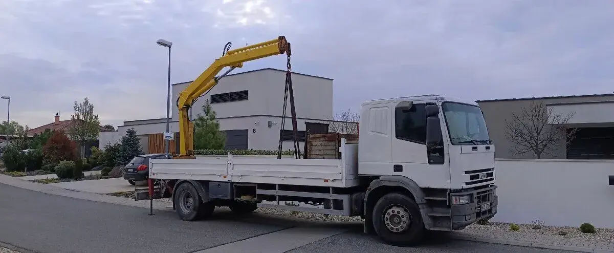 Přeprava, manipulace s hydraulicka ruka a kontejnery 24/7