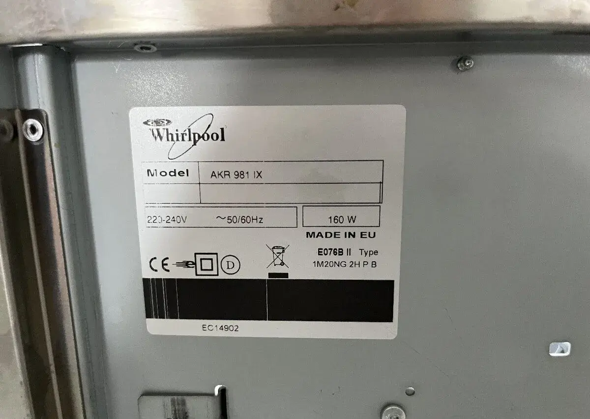 Digestoř Whirlpool AKR 981 IX