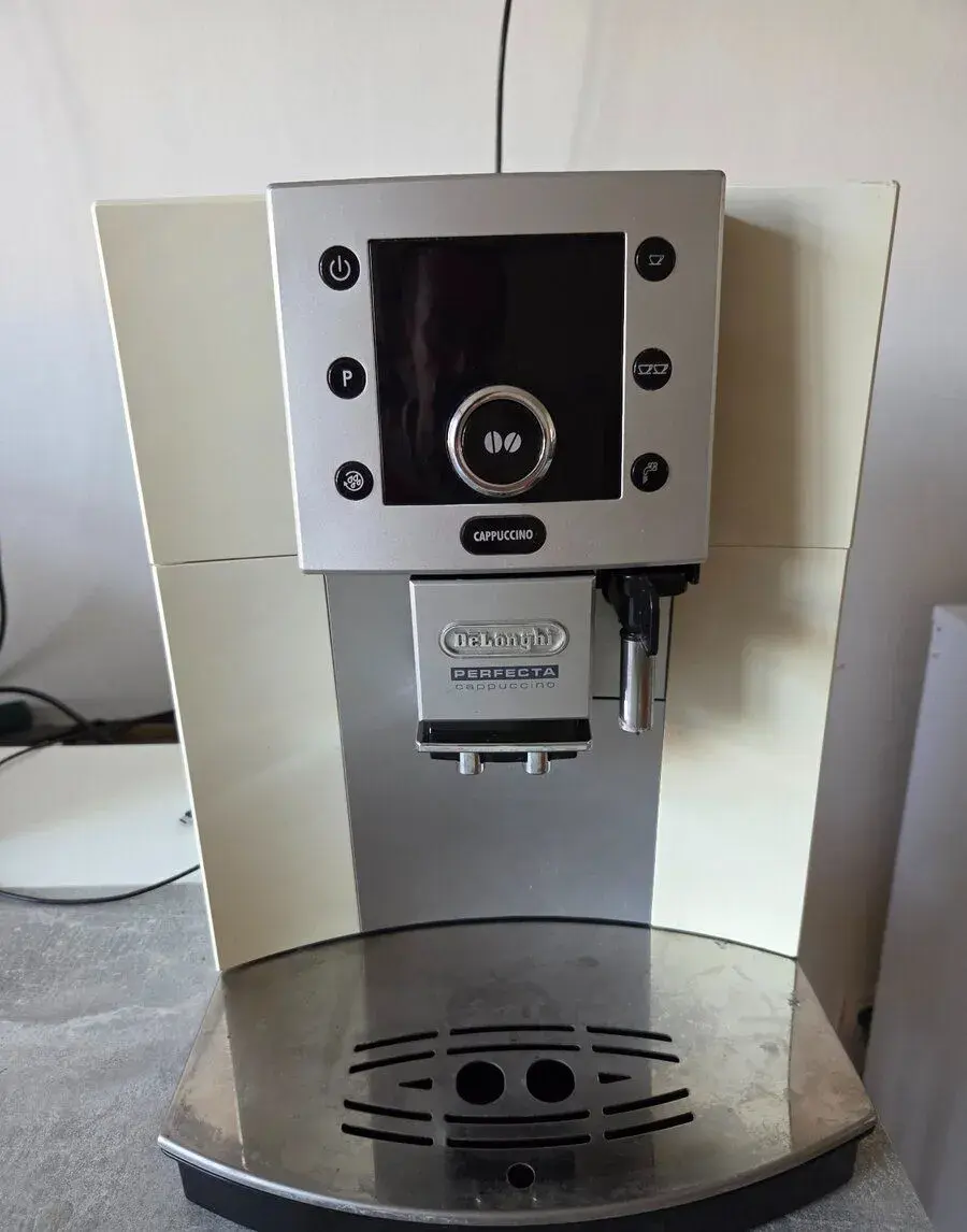 DeLonghi Perfecta Cappuccino, spolehlivý kávovar
