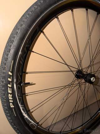 Zapletená kola -Gravel- Campagnolo Levante