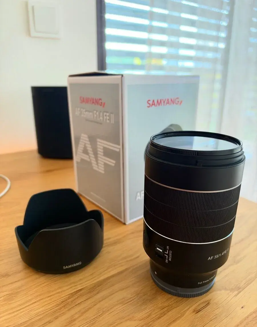 Samyang 35 mm f/1,4 AF II pro Sony FE v záruce