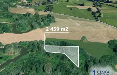 Pole 2 459 m²