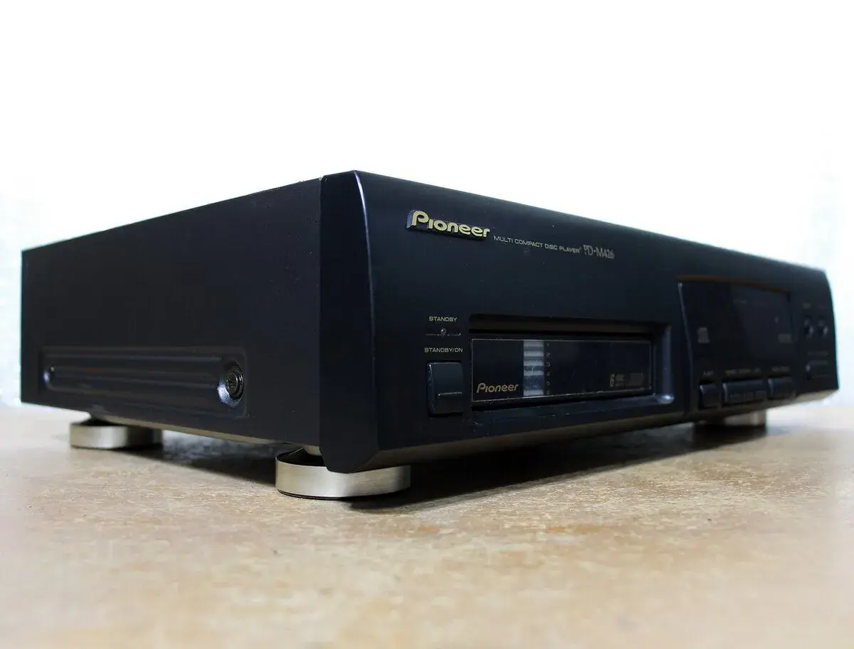CD přehrávač / 6CD changer Pioneer.