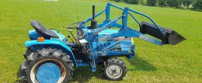 Malotraktor 4X4 s celnakem