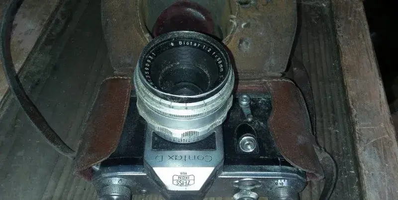 Fotoaparát- ZEISS IKON Contax D,atd.