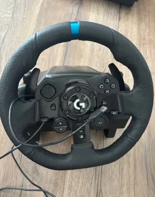 Herní volant Logitech G923 SE Racing Bundle (PS/PC)