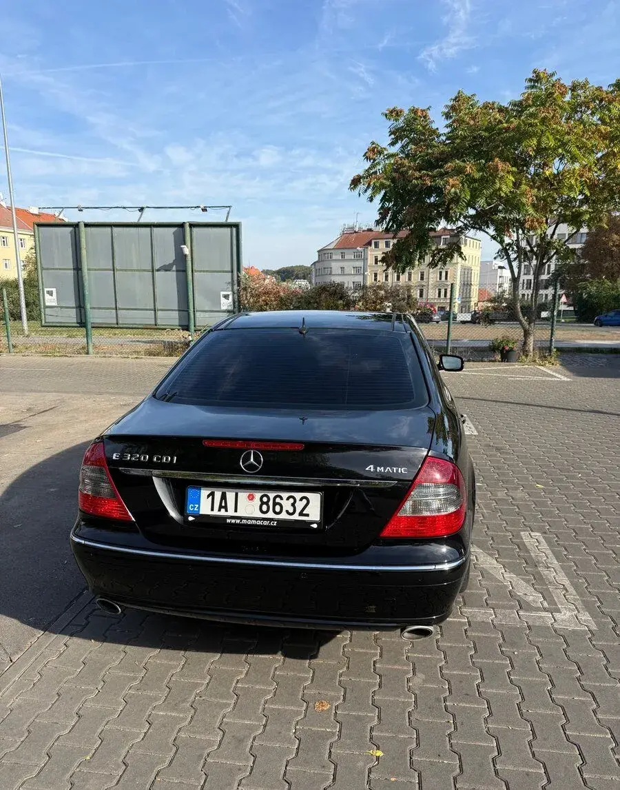 Mercedes-Benz E – 194 992 km