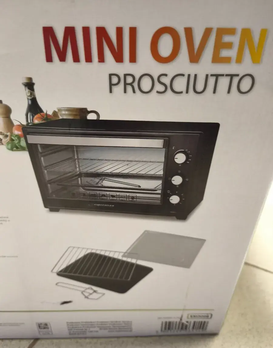 Zánovní mini trouba