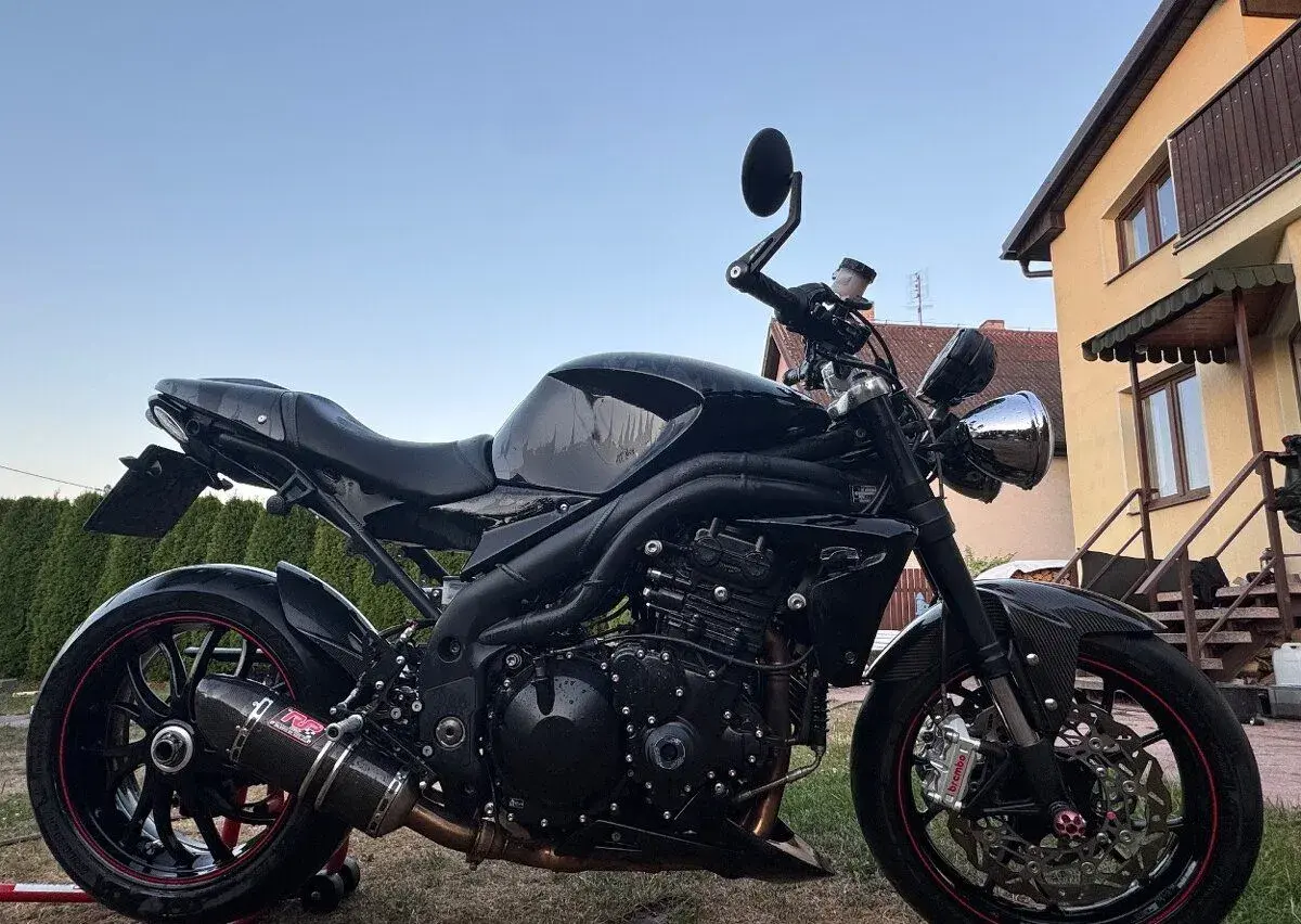 Triumph speed triple 1050
