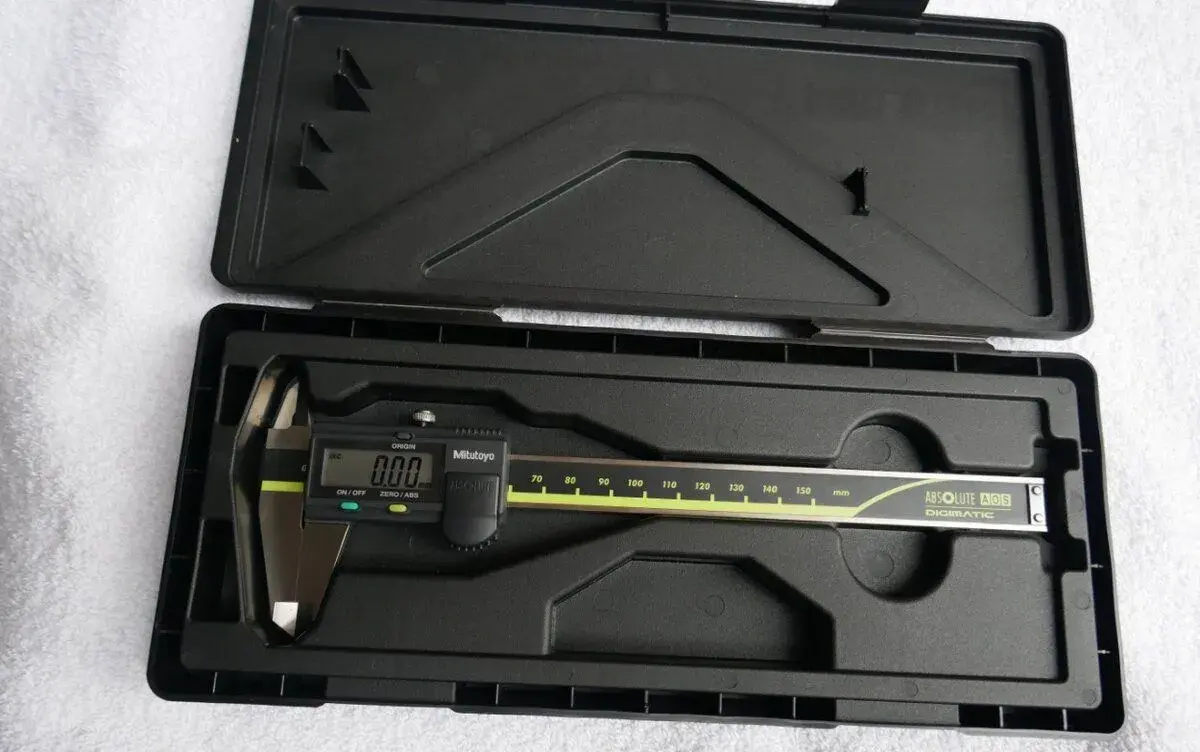 Mitutoyo CD-15APX profesionální digitální posuvné měřítko