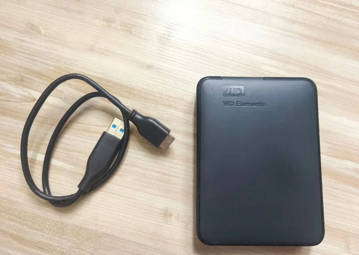 Externí pevný disk WD Elements Portable 3TB – 100% stav