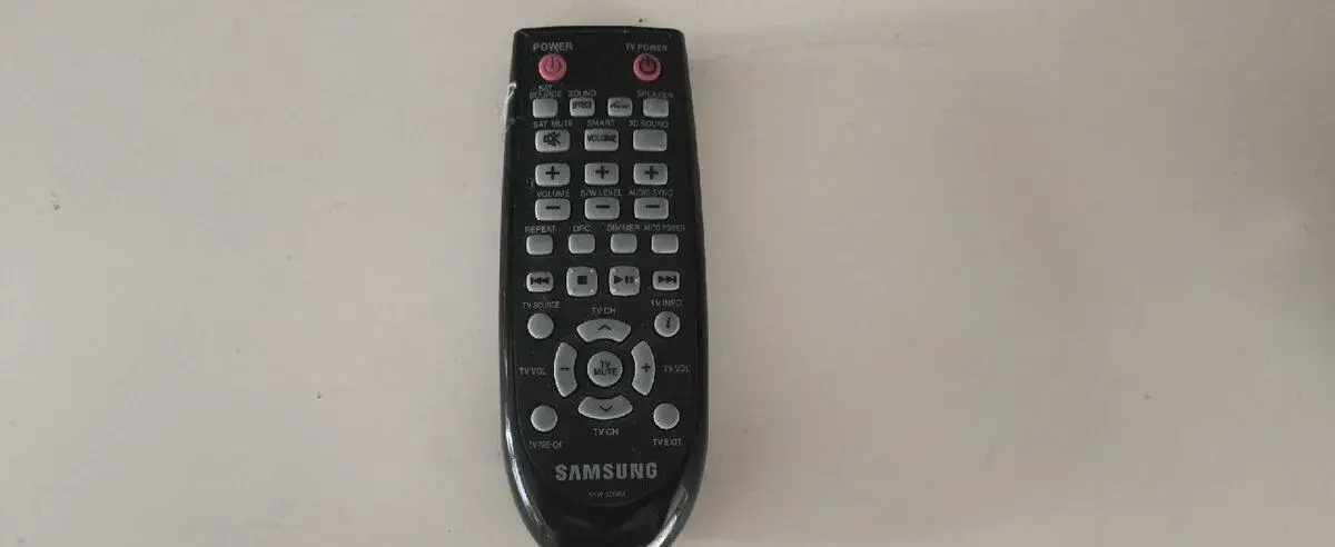 Samsung HW-E450 Soundbar s bezdrátovým subwooferem