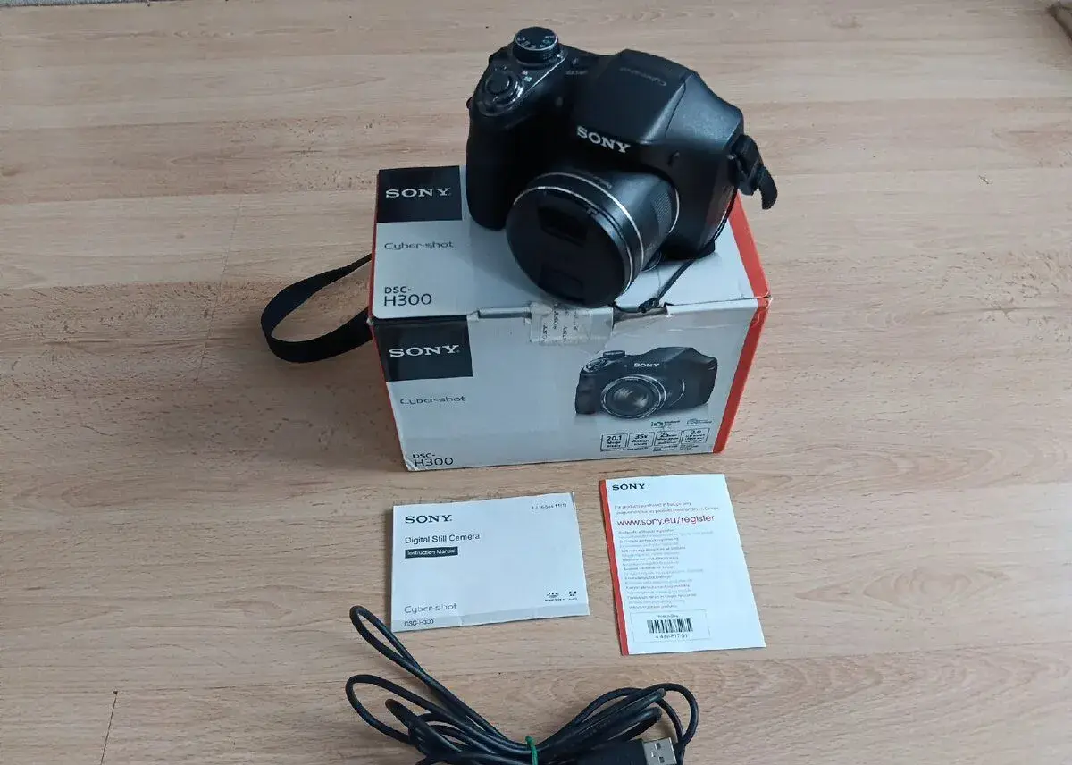 Sony CyberShot DSC-H300