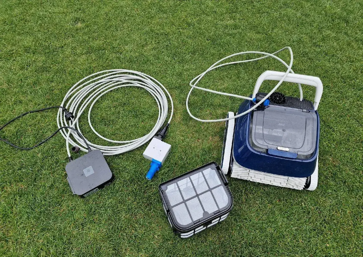 Automatický bazénový vysavač POWER Blue 4.0 na stěny i dno