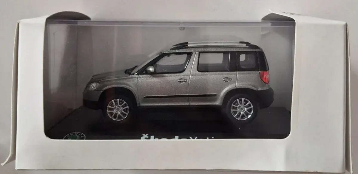 Modely 1:43.