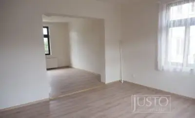 Plovoucí podlaha cca 80 m² – zánovní – Písek