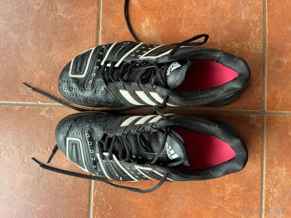 sálové boty Adidas Stabil velikost 44