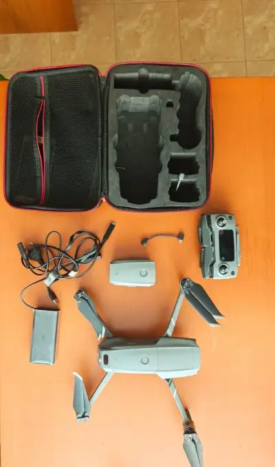 DJI Mavic 2 Zoom + 2× baterie + pevný skořepinový kufr (skvě