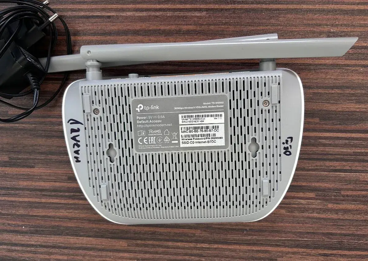 TP-link WiFi router TD-W9960