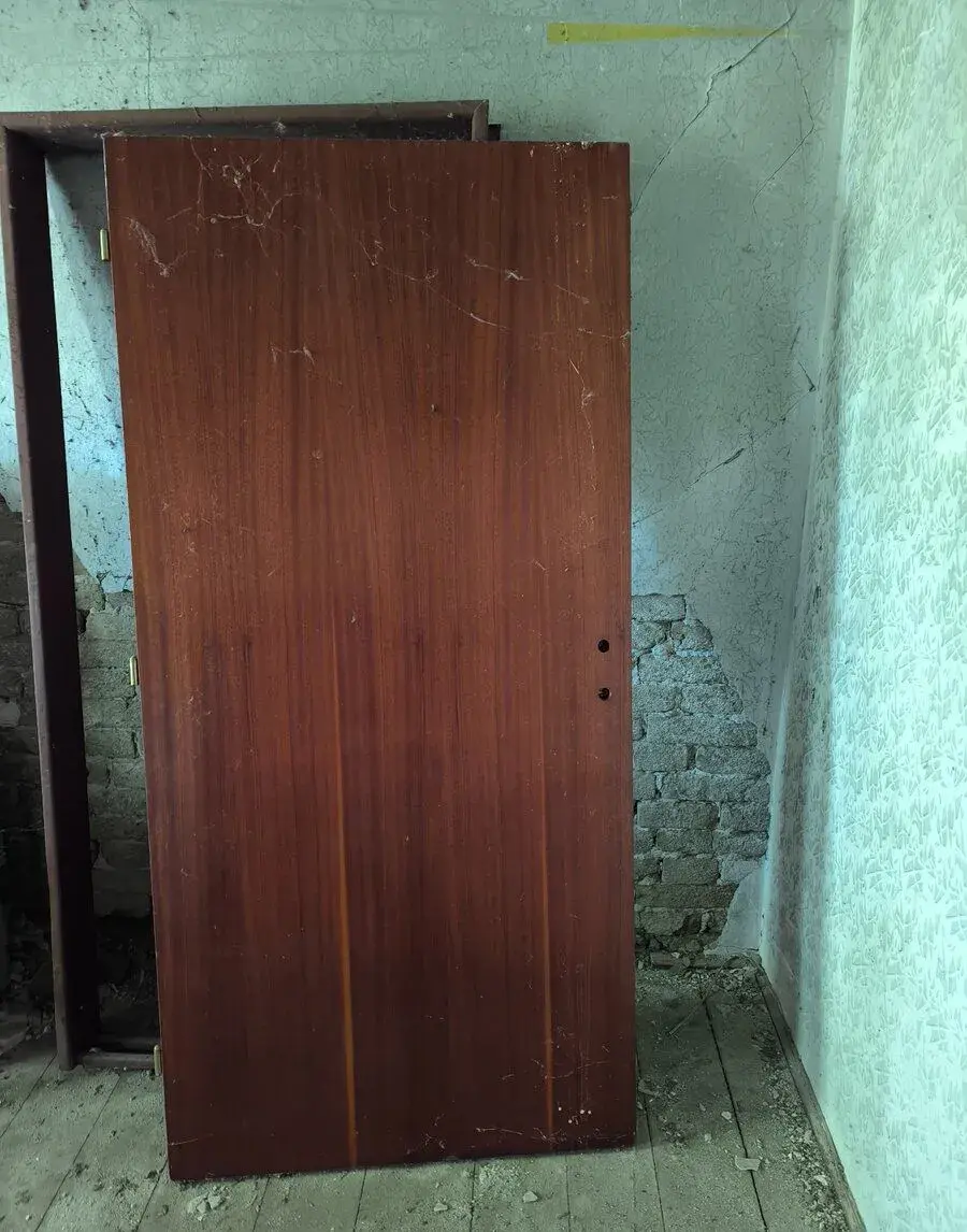 Interiérové dveře 90 cm + ocelová zárubeň – nepoužité