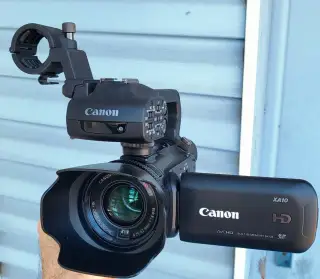 Canon XA10