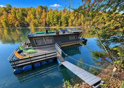 Houseboat 10,5 × 3,4 m + člun + kotvení Slapy
