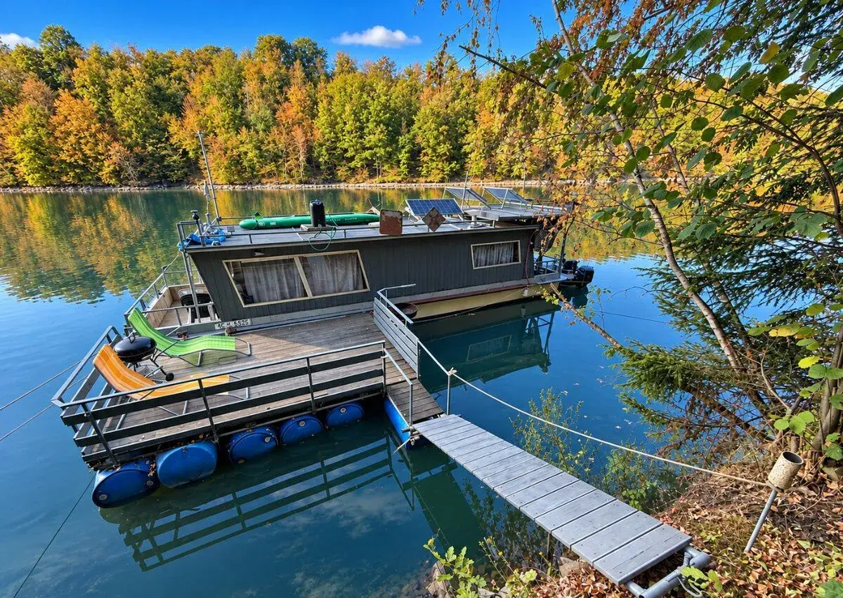 Houseboat 10,5 × 3,4 m + člun + kotvení Slapy