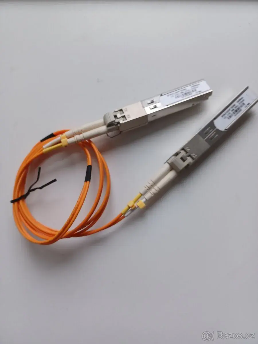 optický patch kabel s 2x SFP modulem