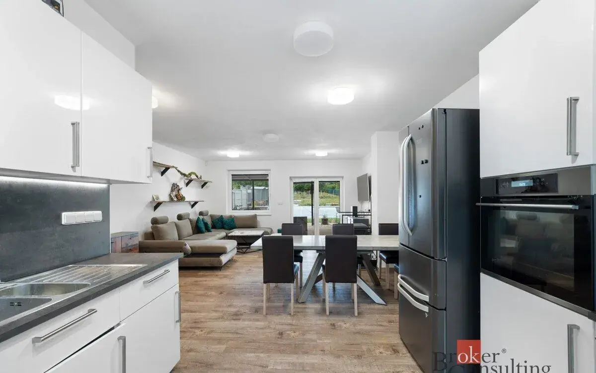 Prodej, domy/rodinný, 178 m2, U školy, 66407 Pozořice, Brno-