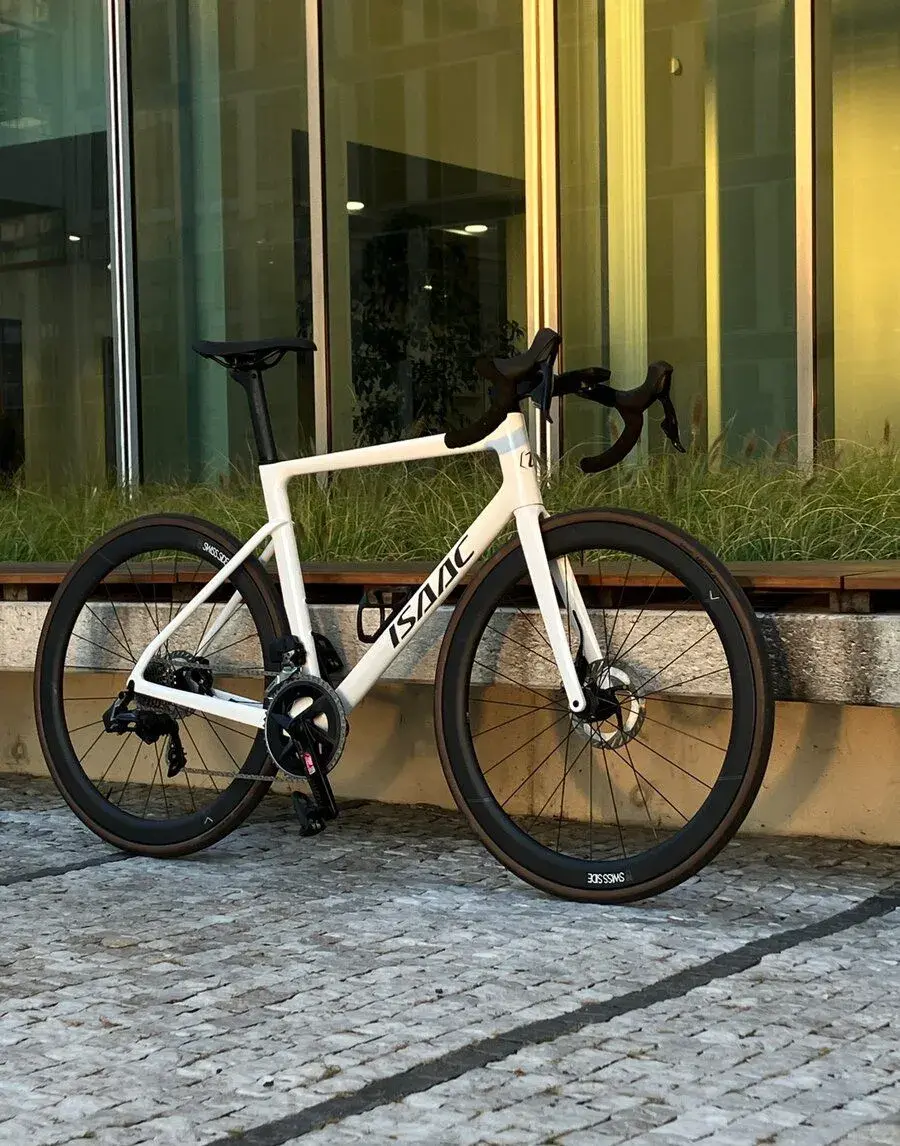 Isaac Boson L Rival AXS