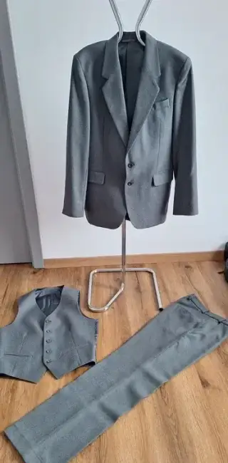 Třídílný vlněný oblek OP Prostějov (sako, vesta, kalhoty)