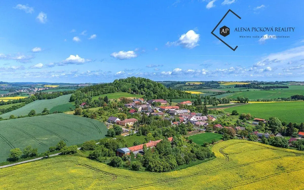 Prodej zemědělské usedlosti 1 200 m², pozemek 9 668 m²,Louka