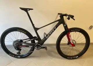 SPARK RC WORLD CUP BLACK-ZÁRUKA