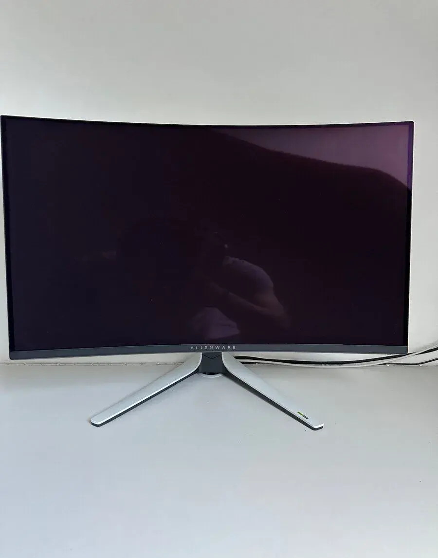 Alienware AW3225QF – 32” 4K QD-OLED 240 Hz